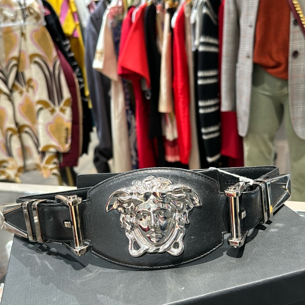 Versace belt 70 adjustable black leather Medusa RARE
